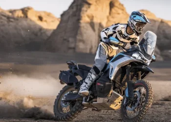 CFMoto revela a nova 1000MT-X, a aventureira de topo da marca