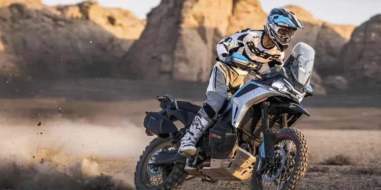 CFMoto revela a nova 1000MT-X, a aventureira de topo da marca