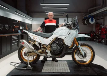 Yamaha Ténéré 700 Pura 01: A visão extrema de Ramón Forcada para transformar a T7 numa máquina de rali pura