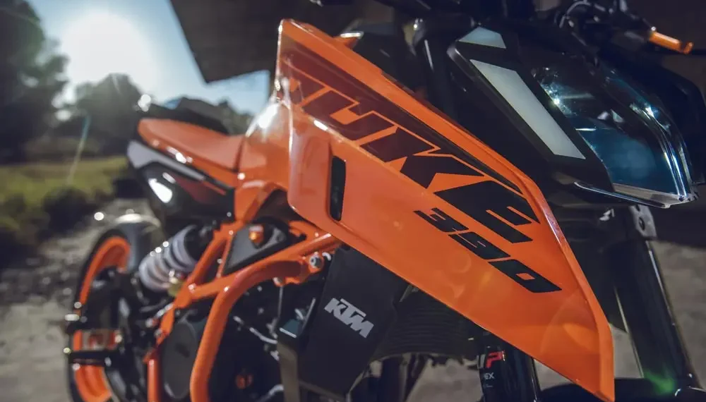 Problema nos depósitos de combustível nalguns modelos KTM e Husqvarna de 2024 leva marcas a convocar recall