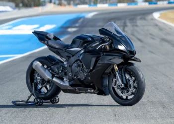 Yamaha abandona o mítico inline-four no MotoGP: poderá ser o prenúncio de uma nova R1 com motor V4?