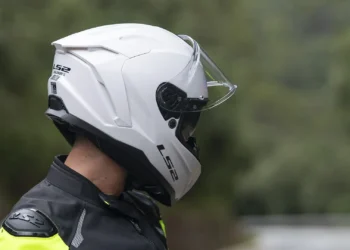 LS2 Challenger II: Capacete touring de alta performance focado em conforto, segurança e visão