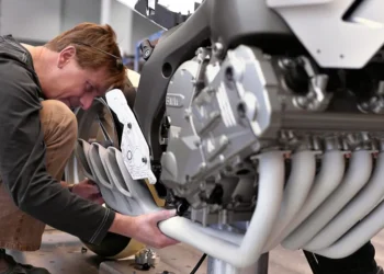 BMW Motorrad renova aposta no lendário seis cilindros e prepara nova era para o seu motor mais emblemático