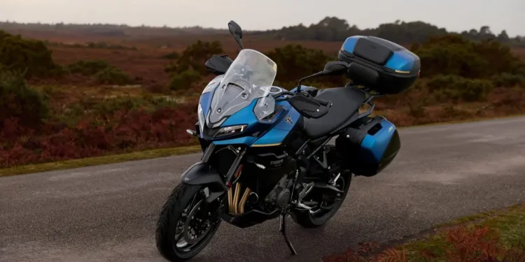 Desempenho, conforto para viagem e aventura, com 106 litros de bagagem: Eis a nova Tiger Sport 800 Tour