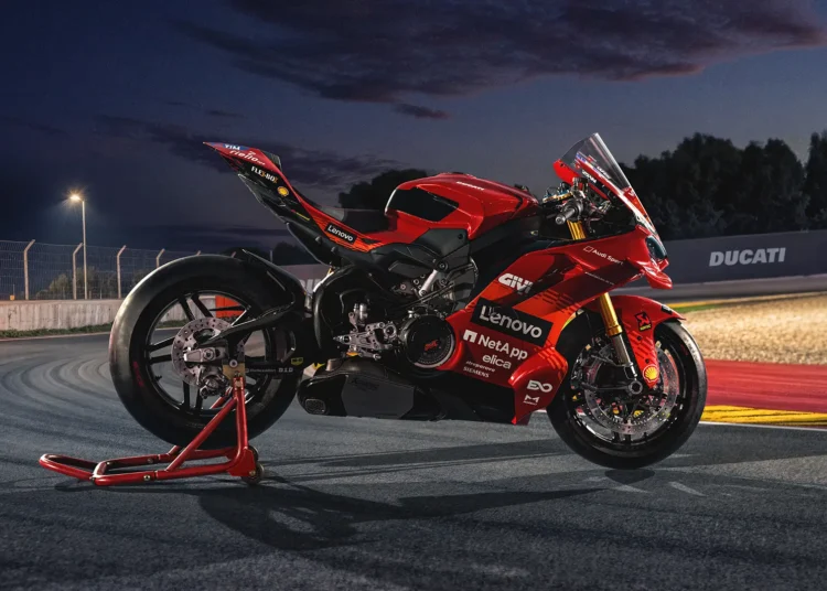 Ducati celebra o título de Marc Márquez e apresenta a exclusiva Panigale V4 Márquez 2025 World Champion Replica