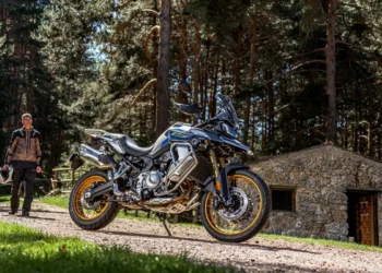 Voge 900DSX MY2025: como a trail chinesa conquistou a Península Ibérica e se tornou um fenómeno de vendas