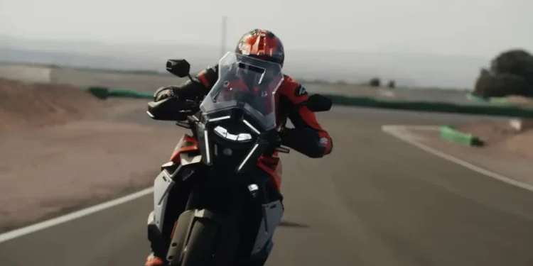 Vídeo: Vá além fronteiras com a KTM 1390 SUPER ADVENTURE S EVO 2026