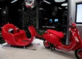 Vespa celebrou o espírito de Natal no coração de Milão, com decoração especial