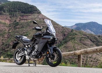 Yamaha Tracer 9 renovada com três variantes e estreias na gama