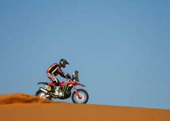 Dakar 2026: Van Beveren ataca em Bisha, Sanders cai e fratura clavícula