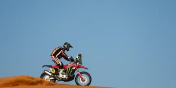 Dakar 2026: Van Beveren ataca em Bisha, Sanders cai e fratura clavícula