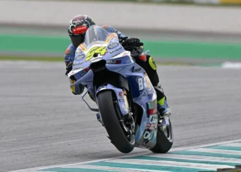 LS2 reforça aposta na elite mundial da velocidade e entra em 2026 com mais pilotos: São agora 20 entre MotoGP e Mundial de Superbikes