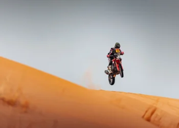 Dakar 2026: Howes faz história na Etapa 11, Brabec joga a longo prazo e Benavides passa para a frente