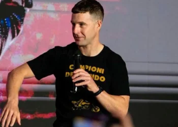 Honda enfrenta decisão crítica: Jonathan Rea irá substituir o lesionado Chantra nos testes de Superbike?