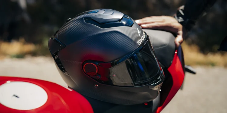 Shark aposta na eletrónica para revolucionar as viseiras de moto em 2026;