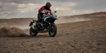 BMW Motorrad consolida liderança global no segmento premium em 2025, com mais de 200 mil unidades vendidas