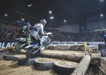 Billy Bolt domina a segunda ronda do SuperEnduro na Alemanha: uma vitória perfeita que aumenta a liderança!