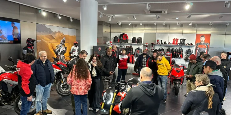 Ducati brilha em Lisboa com a apresentação da Diavel V4 RS: A moto de produção da marca com a aceleração mais rápida de sempre
