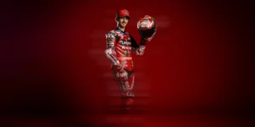 Bagnaia procura orientação das lendas Valentino Rossi e Carlo Casabianca para o regresso ao MotoGP