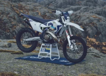 Husqvarna TE 300: Uma verdadeira referência do hard enduro moderno