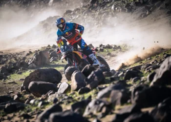 Penalização no Dakar: Ross Branch perde vitória na etapa e Canet conquista o triunfo na primeira especial, Martim Ventura em destaque com o 11º lugar