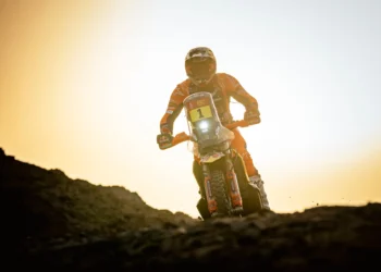 Dakar 2026: Sanders domina etapa nas dunas mas sofre penalização!