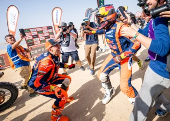 Dakar 2026: Benavides conquista vitória por apenas 2 segundos sobre Brabec, que se perdeu na etapa