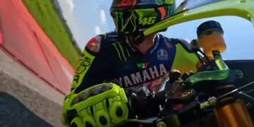 VIDEO – Valentino Rossi desafia a idade e impressiona em treino privado de MotoGP
