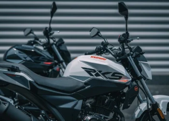 Keeway RKS 125: Uma naked acessível que aposta em estilo, tecnologia e versatilidade diária