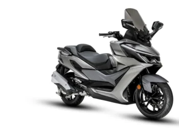 SYM Cruisym 400: Nova maxi-scooter aposta em tecnologia e conforto para subir de patamar