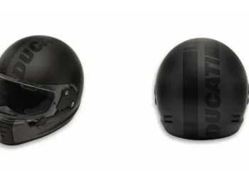Ducati Tonal: o novo capacete integral que alia tecnologia Arai e identidade Ducati