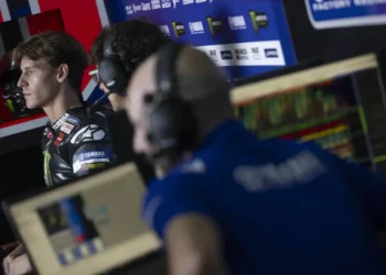 A crise da Yamaha no MotoGP aprofunda-se: o desespero de Quartararo e o desafio de Razgatlioglu