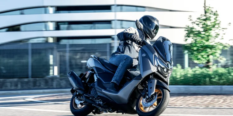 Yamaha NMAX 155 Tech MAX 2026: Mais desempenho e tecnologia numa scooter premium