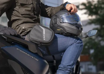 Praticidade em viagem? A LS2 tem o precisa: Três bolsas de perna pensadas para mobilidade e conveniência