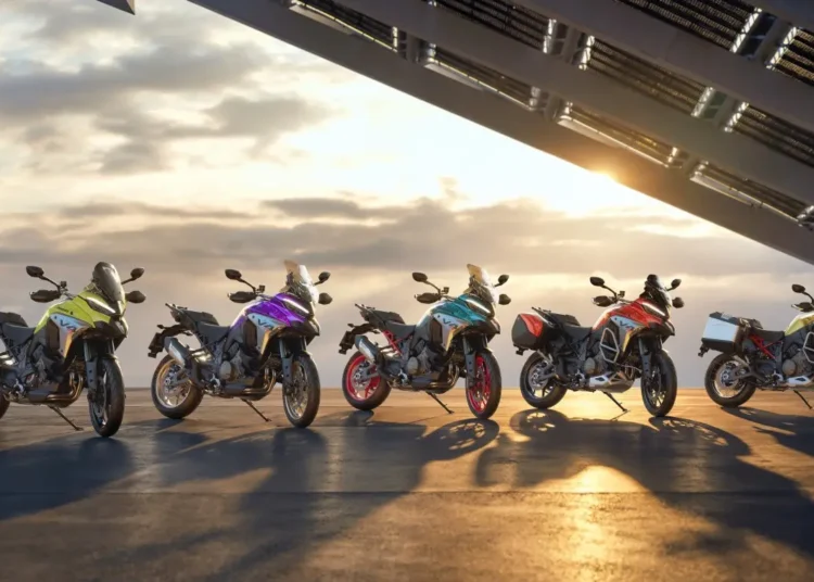 Ducati Factory Made estreia personalização de fábrica na Multistrada V4