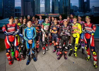O MotoGP em Kuala Lumpur: a fotografia que define uma temporada