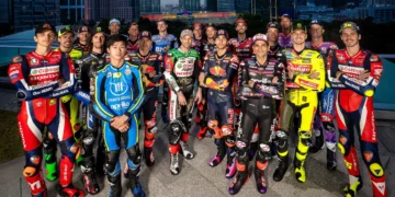 O MotoGP em Kuala Lumpur: a fotografia que define uma temporada