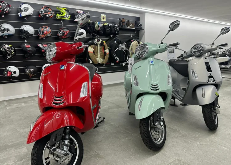 Novos modelos Aprilia, Piaggio e Vespa já disponíveis no concessionário HM MOTOS em Algés