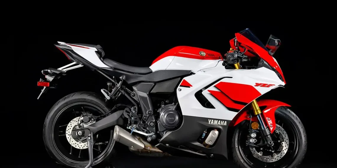 Yamaha imagina um futuro em movimento, com patente de basculante que altera a geometria da moto em andamento