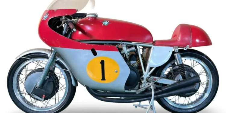 MV Agusta 500 a leilão: a máquina que uniu Mike Hailwood e Giacomo Agostini