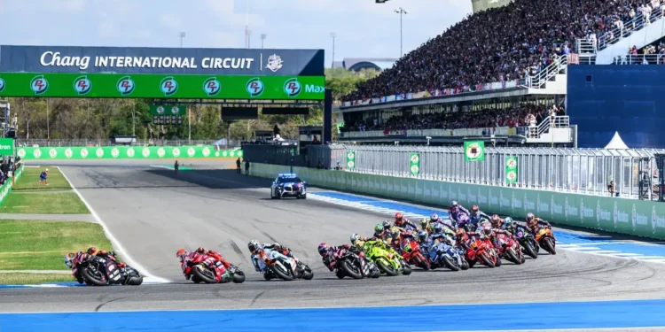 Paddock do MotoGP retido na Tailândia: voos urgentes desviados devido às tensões globais