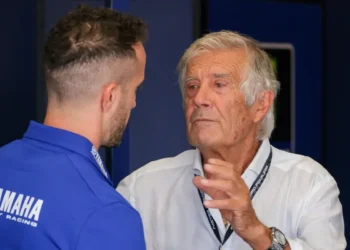 O declínio da Yamaha no MotoGP: Agostini questiona o futuro de uma marca lendária