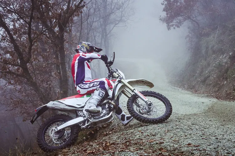 Bimota entra no enduro com nova máquina de competição: Conheça a BX450