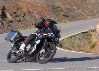 A aventureira MV Agusta Enduro Veloce: A travel enduro que aposta em equipamento total de série