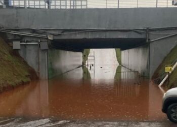 Dilúvio paralisa Goiânia antes do MotoGP Brasil: cidade submersa em caos