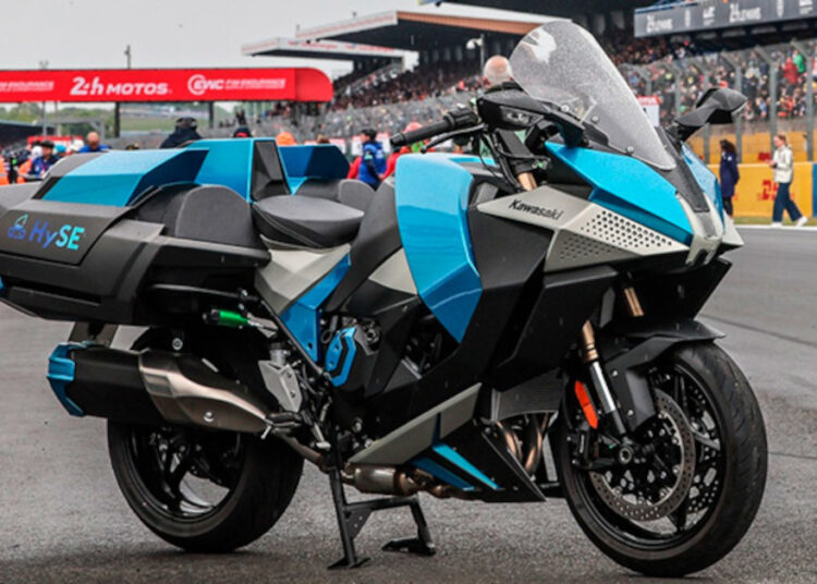 Kawasaki demonstra moto com motor de combustão a hidrogénio