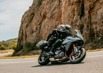 Suzuki lança campanha com malas incluídas para a GSX-S1000 GX