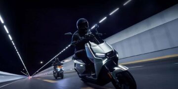 NIU FQiX 150: Scooter elétrica urbana aposta em radar traseiro e conectividade avançada