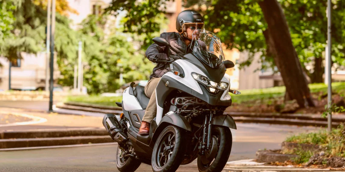 Yamaha Tricity 300: Mobilidade urbana com três rodas, mais tecnologia e opção de airbag