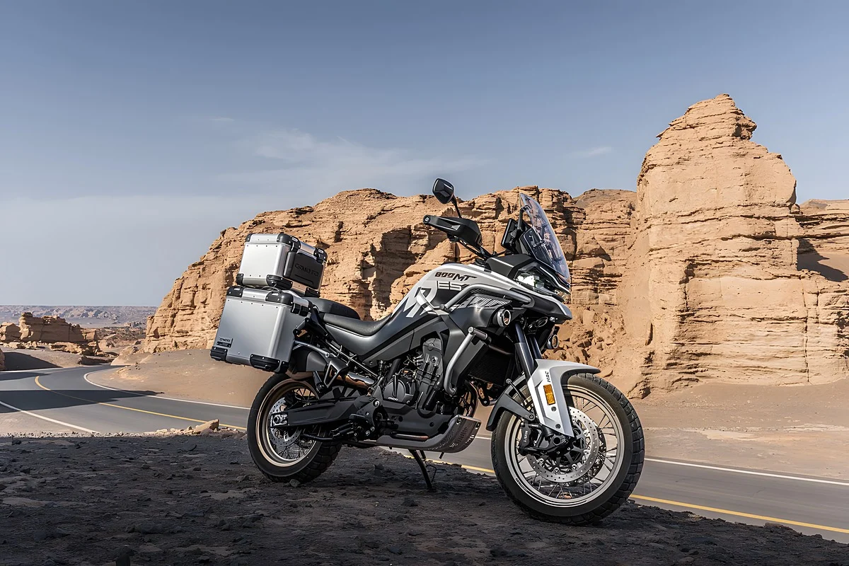 202606CFMOTO_800MT-ES_Outdoors_6-1